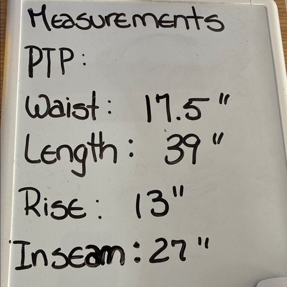 Old Navy Women's Extra High Rise Sky 111 Straight Cropped Distressed Jeans Sz 14 - Picture 6 of 6